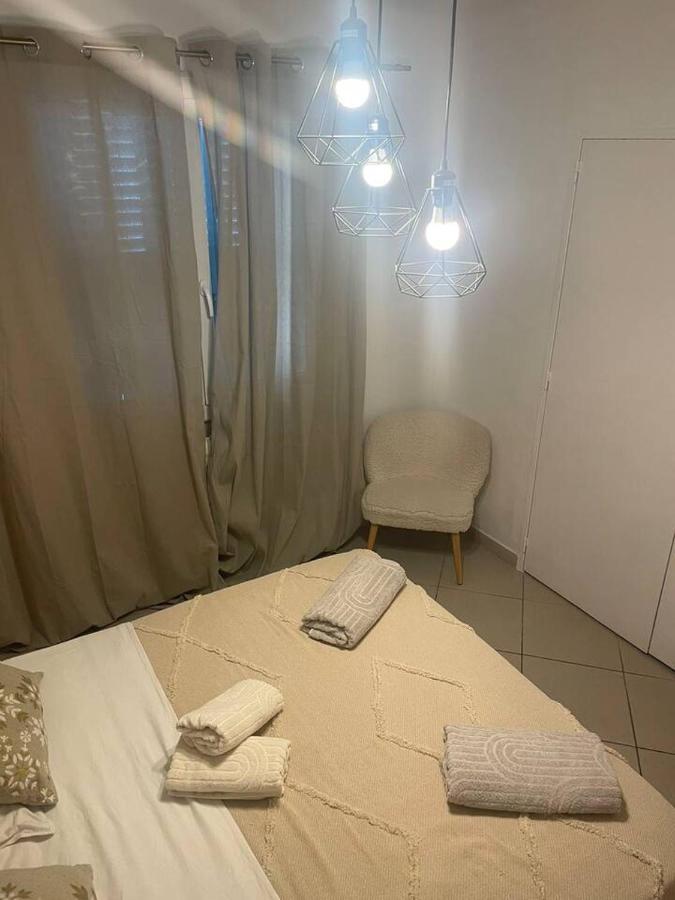 Appartement Proche Gare Tgv Nimes Exterior photo